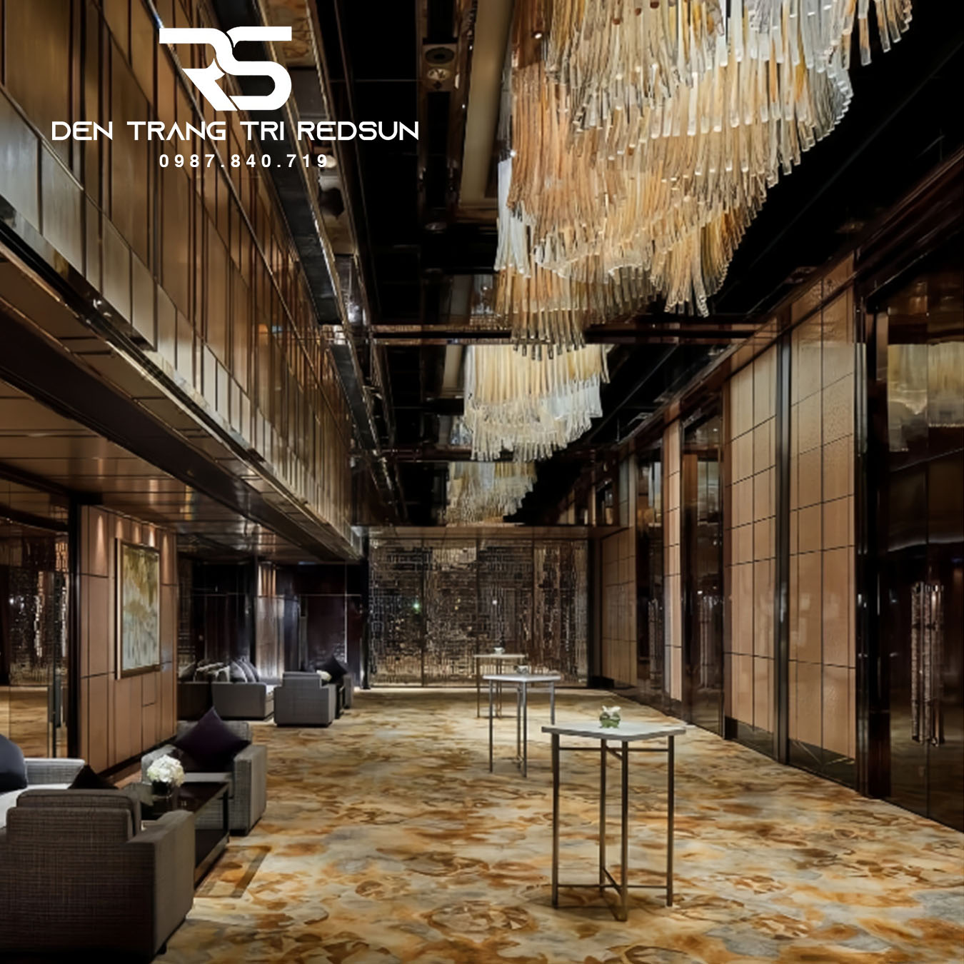 Đèn Chùm Sảnh Khách Sạn, Nhà Hàng, Phòng Tiệc Cao Cấp Phong Cách Hiện Đại Chất Liệu Thủy Tinh HTK-NK003