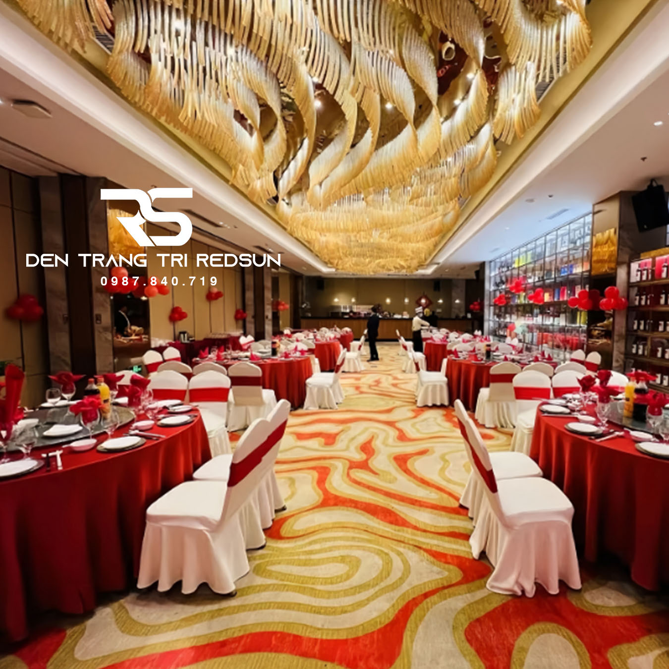 Đèn Chùm Sảnh Khách Sạn, Nhà Hàng, Phòng Tiệc Cao Cấp Phong Cách Hiện Đại Chất Liệu Thủy Tinh HTK-NK003