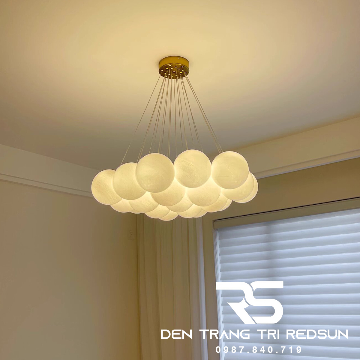 Đèn Chùm Phòng Khách Hiện Đại Bắc Âu Bong Bóng DC-L057