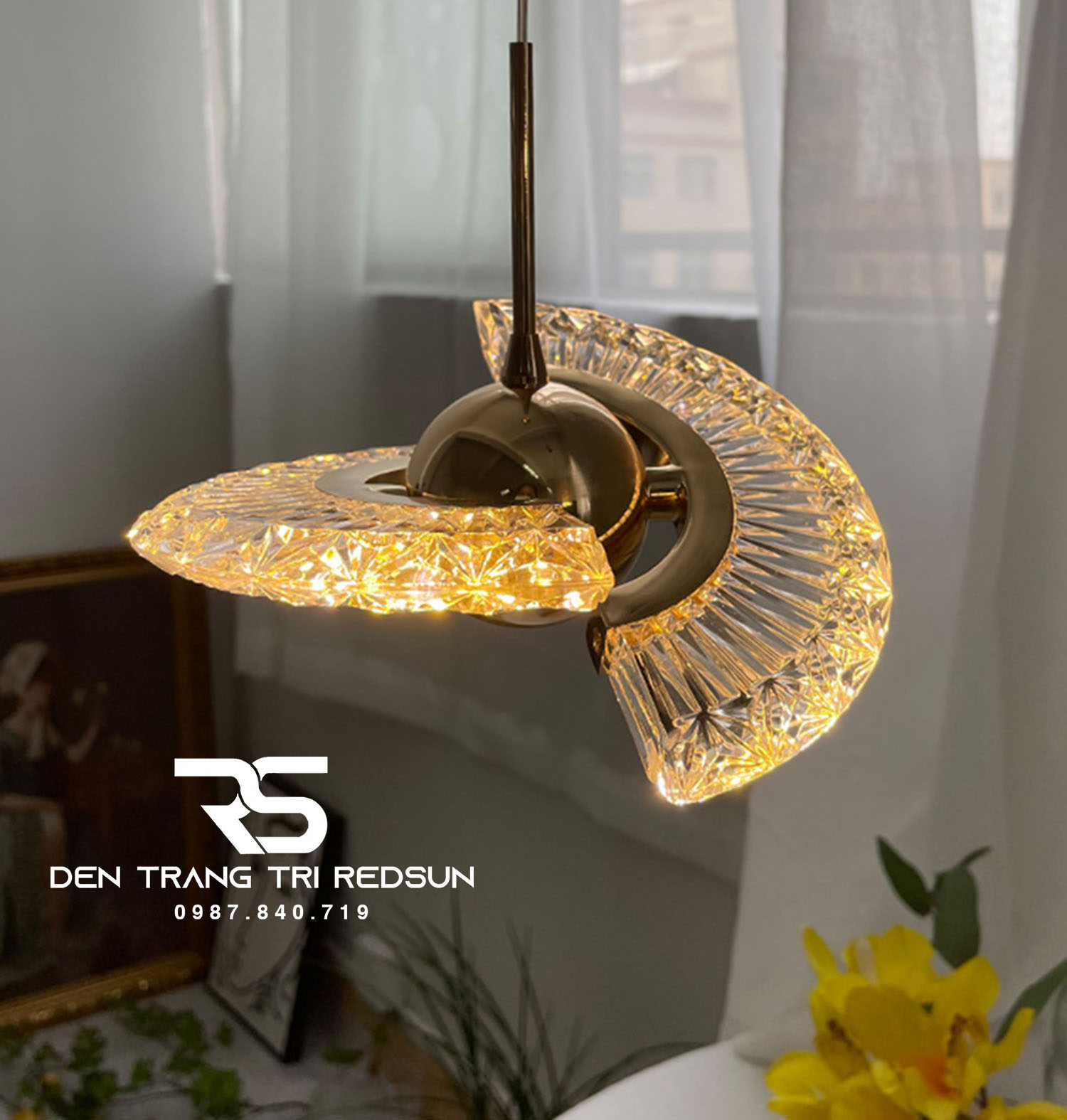 Đèn Thả Trần Hiện Đại Lắp Thông Tầng Cầu Thang, Phòng Khách, Bàn Ăn Chất Liệu Acrylic HTK072