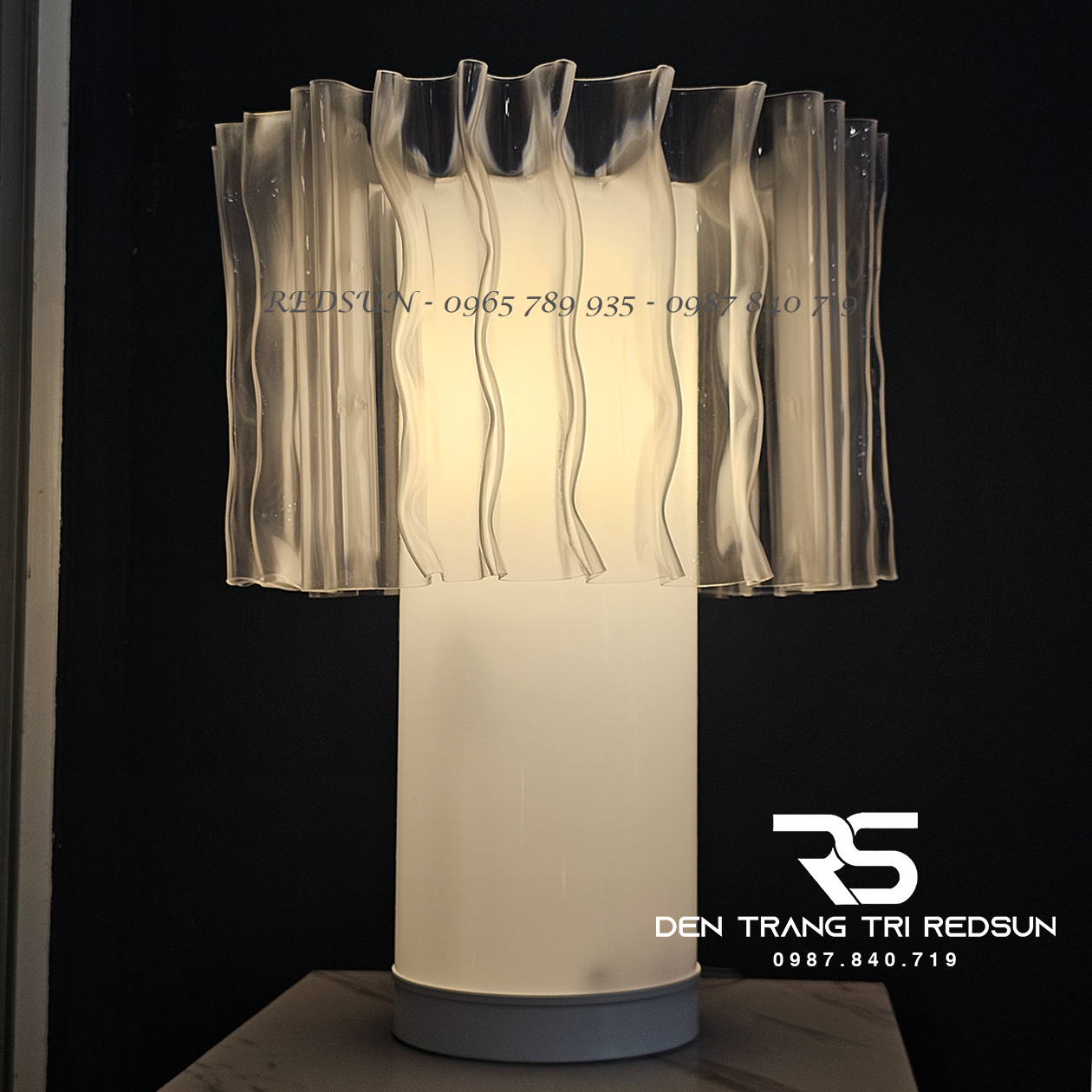 Đèn Bàn Hiện Đại Bắc Âu DB2110