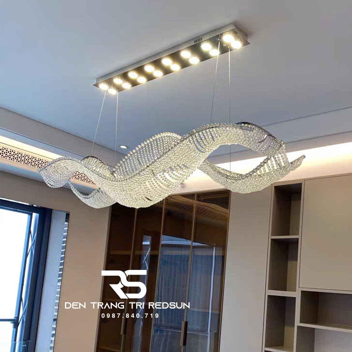 Đèn Chùm Pha Lê Thả Bàn Ăn, Bàn Đảo Hiện Đại Phong Cách Bắc Âu Lượn Sóng DCP-013