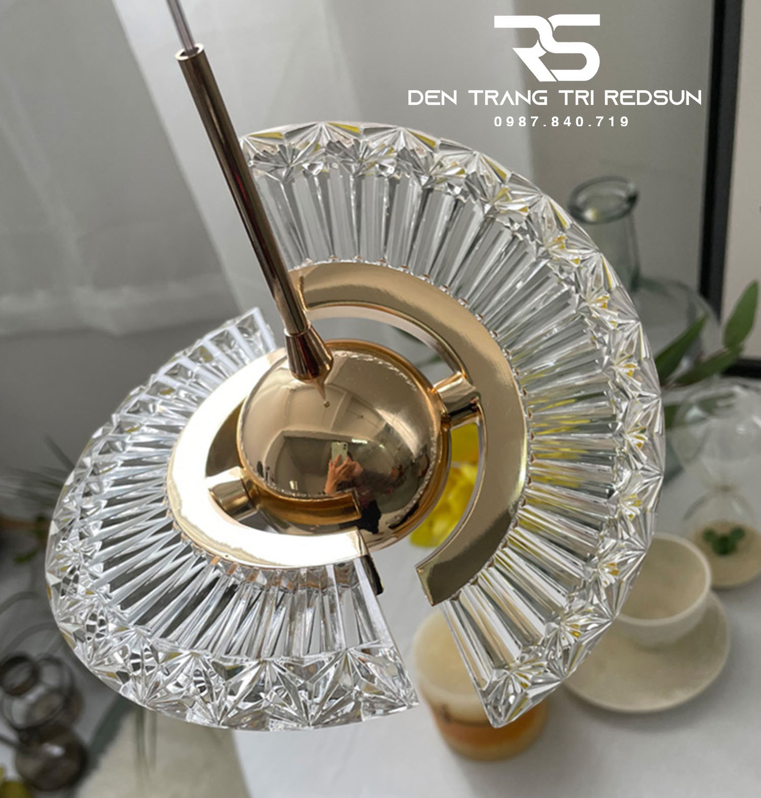 Đèn Thả Trần Hiện Đại Lắp Thông Tầng Cầu Thang, Phòng Khách, Bàn Ăn Chất Liệu Acrylic HTK072