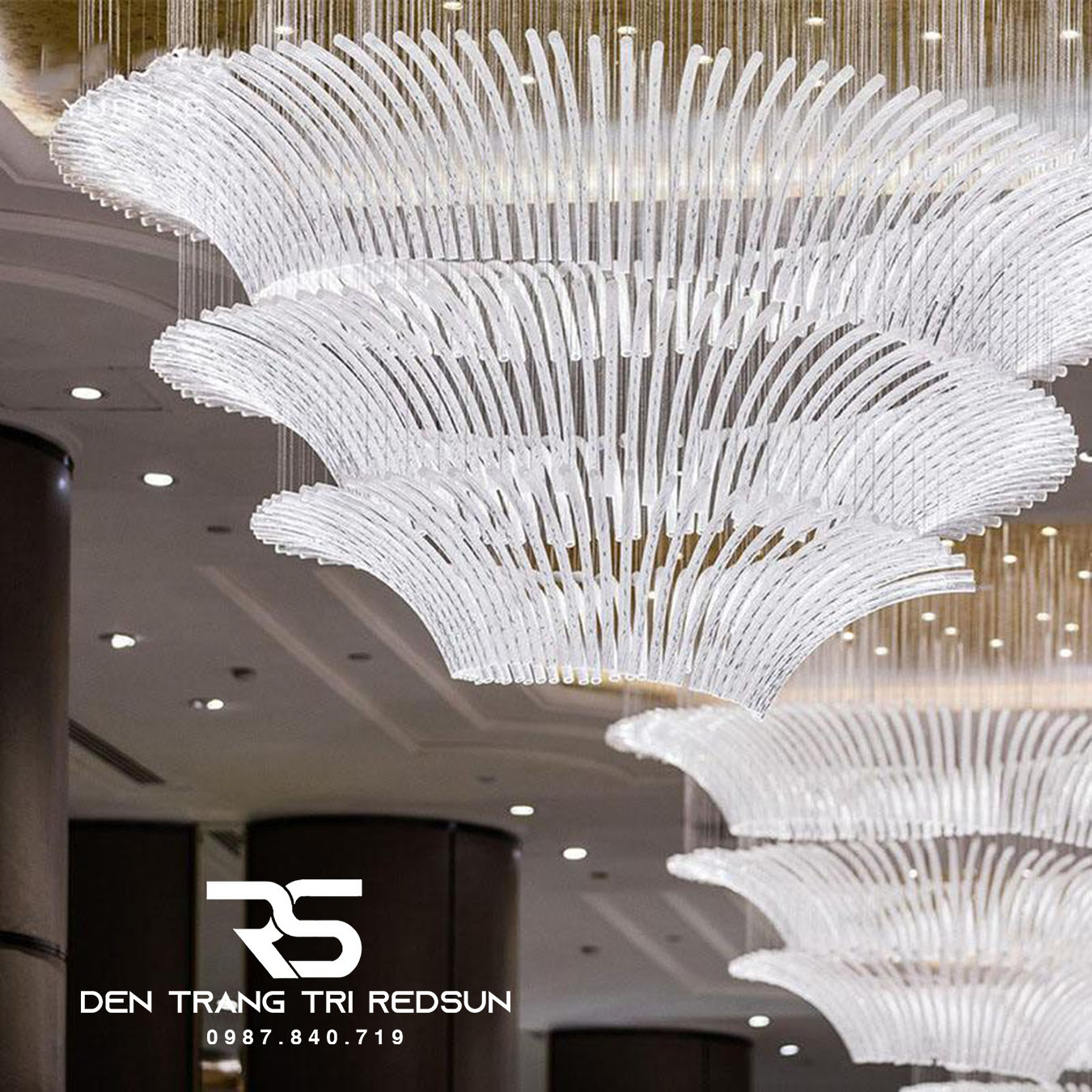 Đèn Chùm Sảnh Khách Sạn, Nhà Hàng, Phòng Tiệc Cao Cấp Phong Cách Hiện Đại Chất Liệu Thủy Tinh HTK-NK003