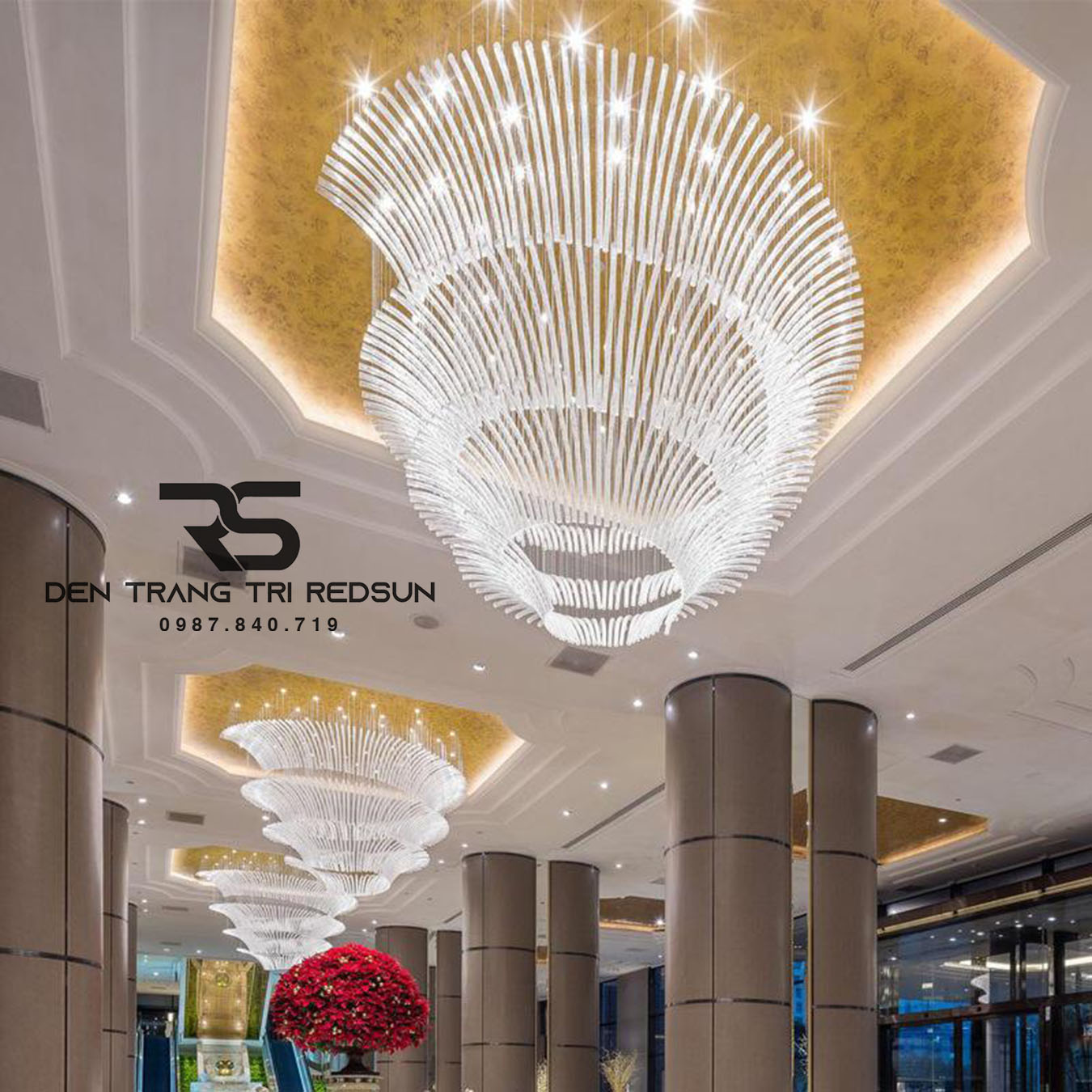 Đèn Chùm Sảnh Khách Sạn, Nhà Hàng, Phòng Tiệc Cao Cấp Phong Cách Hiện Đại Chất Liệu Thủy Tinh HTK-NK003