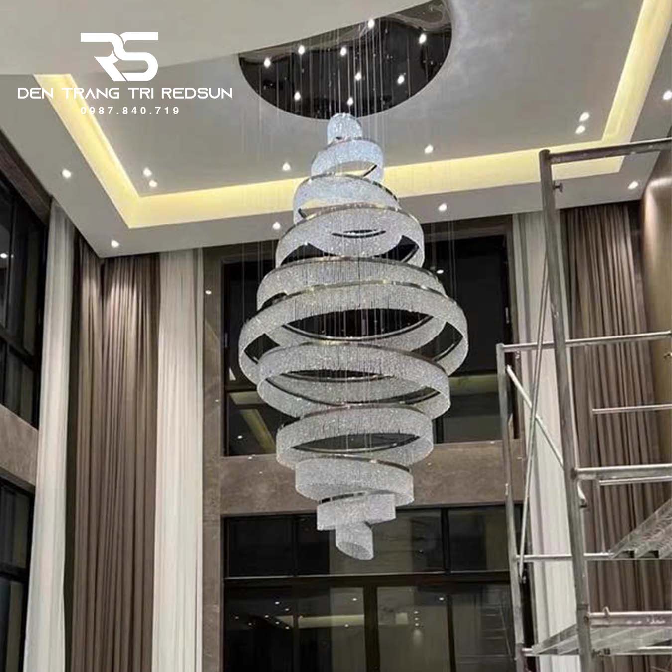 Đèn Chùm Pha Lê Lắp Thông Tầng, Sảnh Khách Sạn Phong Cách Bắc Âu Hiện Đại DCP-014