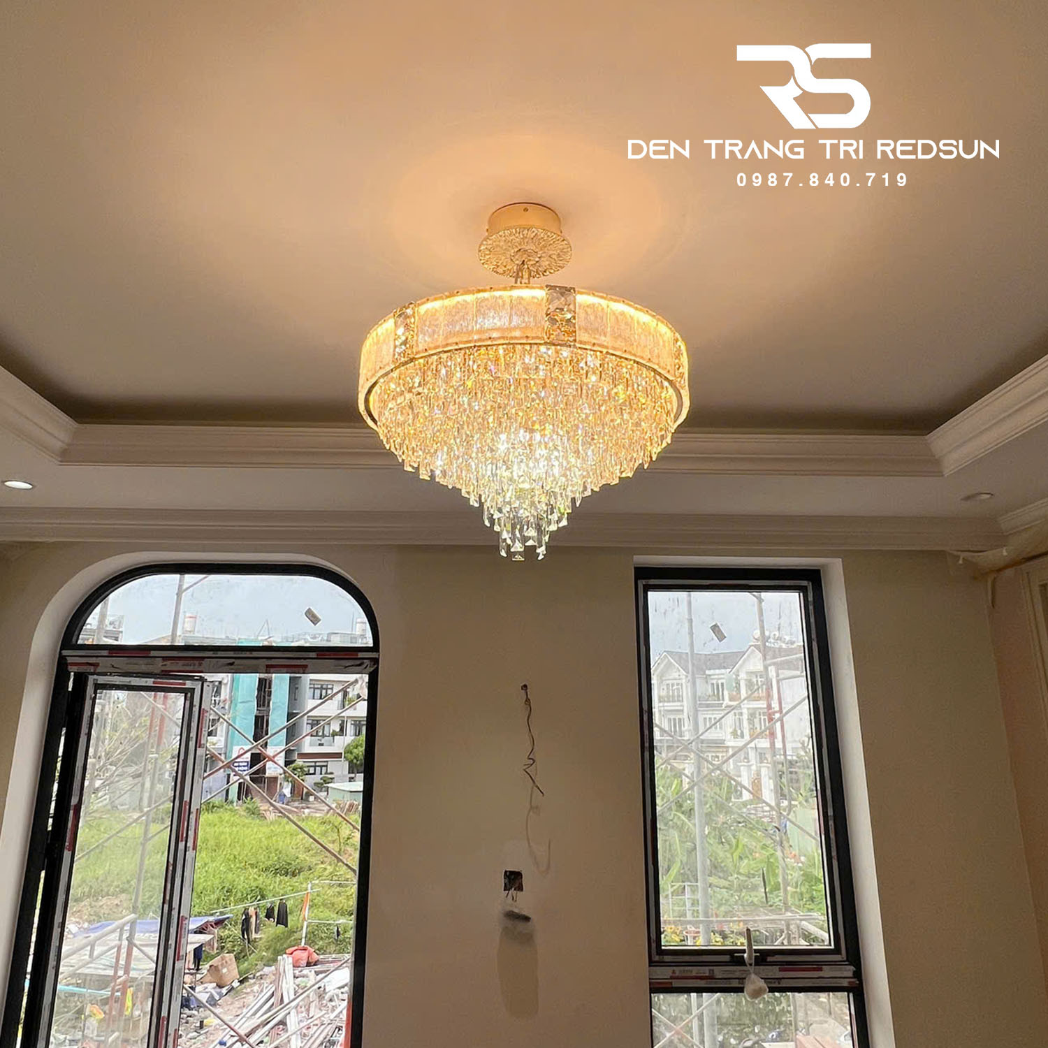 Đèn Chùm Pha Lê Cao Cấp Lắp Phòng Khách, Phòng Ngủ, Khách Sạn, Nhà Hàng Phong Cách Hiện Đại Dáng Tròn TPL326