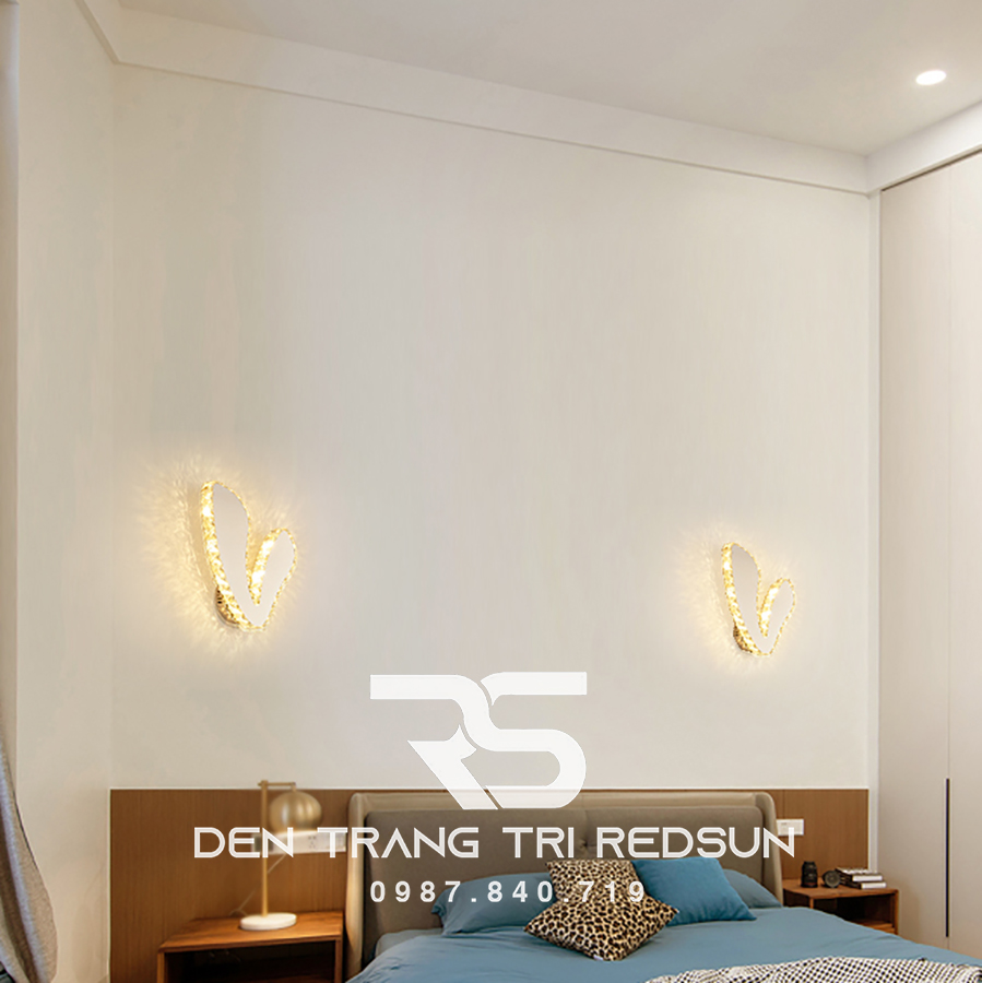 Đèn tường pha lê trang trí phòng khách hiện đại DT1172