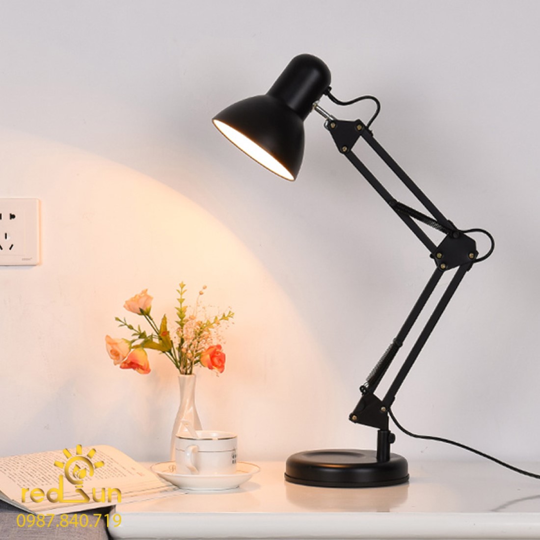 Đèn bàn hiện đại DB-C811
