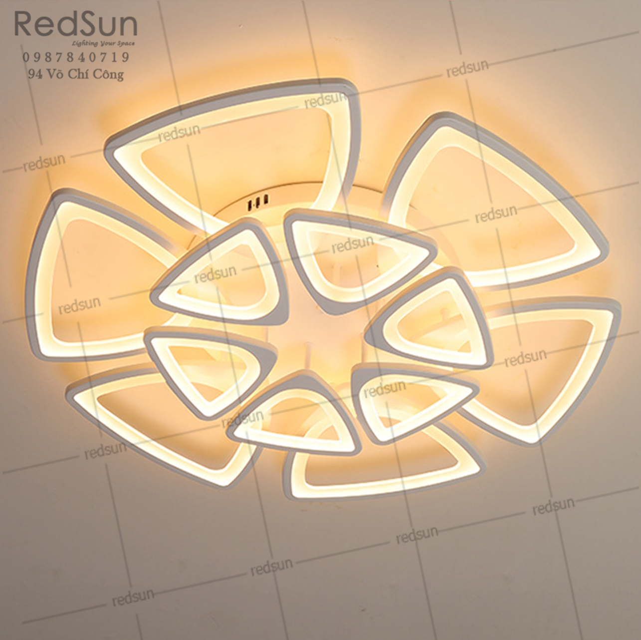 Mâm ốp trần Mika tam giác OT-002