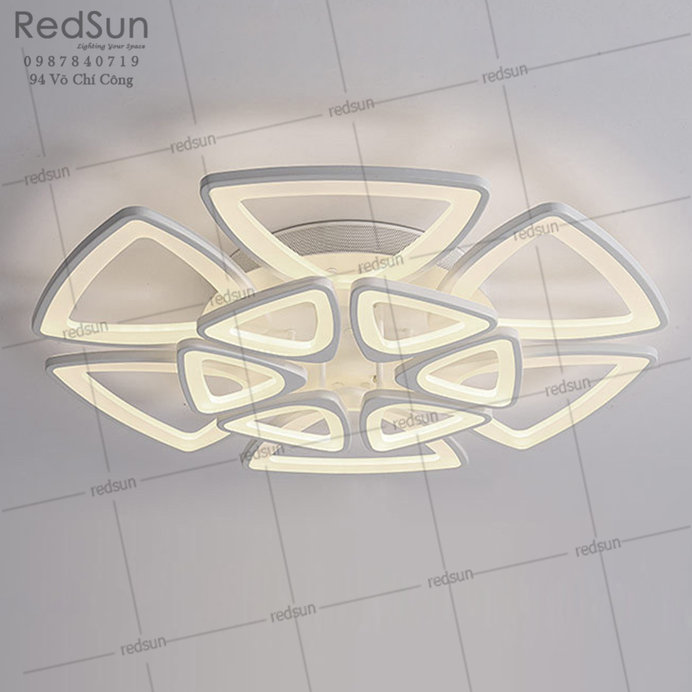 Mâm ốp trần Mika tam giác OT-002