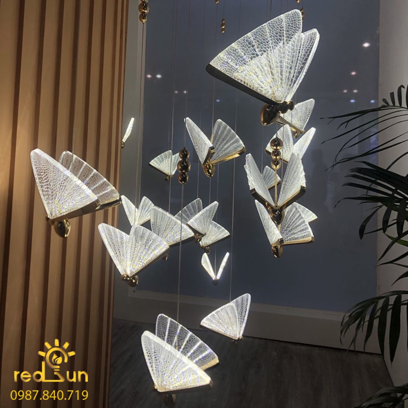 Đèn Thả Thông Tầng Hiện Đại Chất Liệu Acrylic Lắp Thông Tầng Cầu Thang, Phòng Khách, Bàn Ăn HTK038