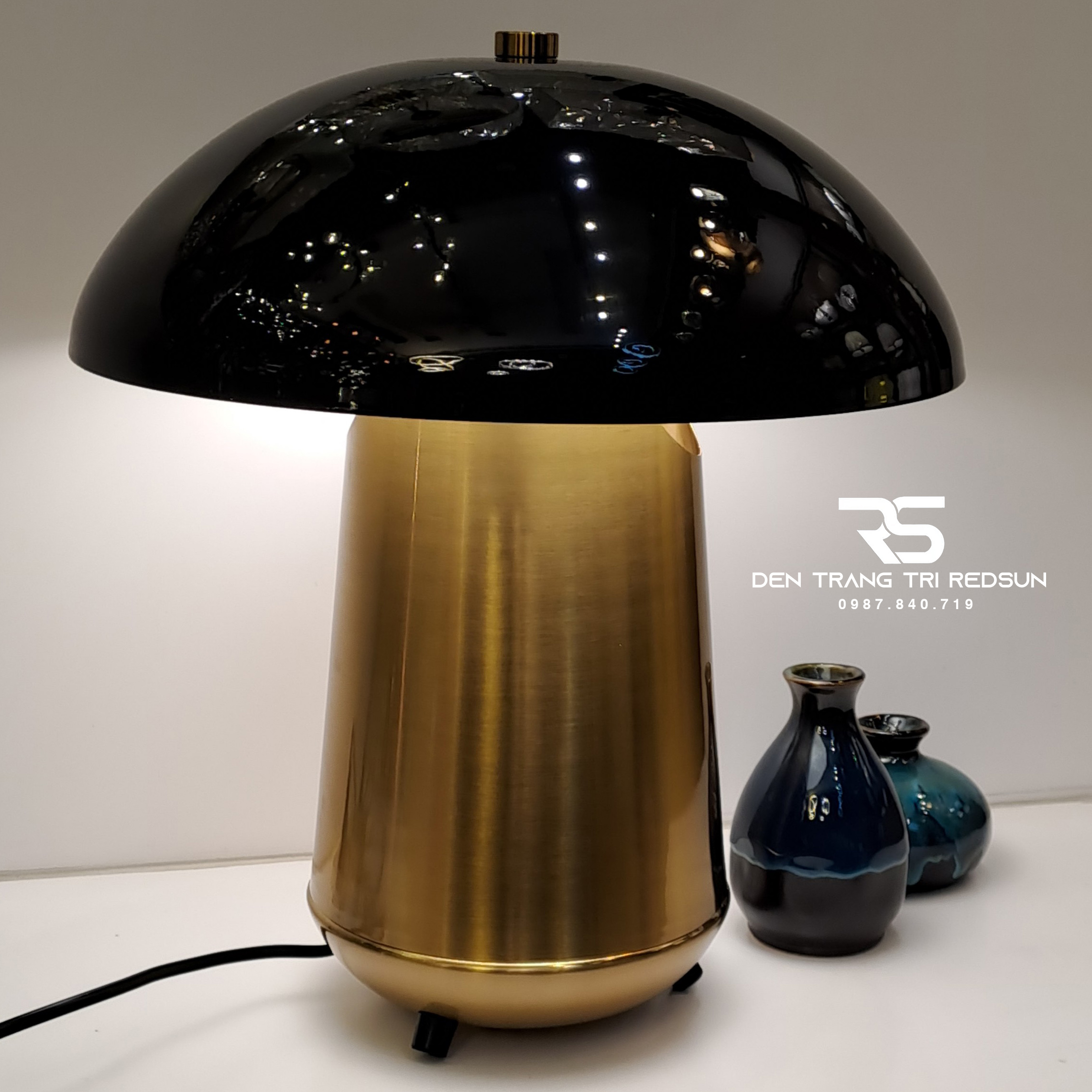 Đèn Bàn Hiện Đại Bắc Âu DB2040