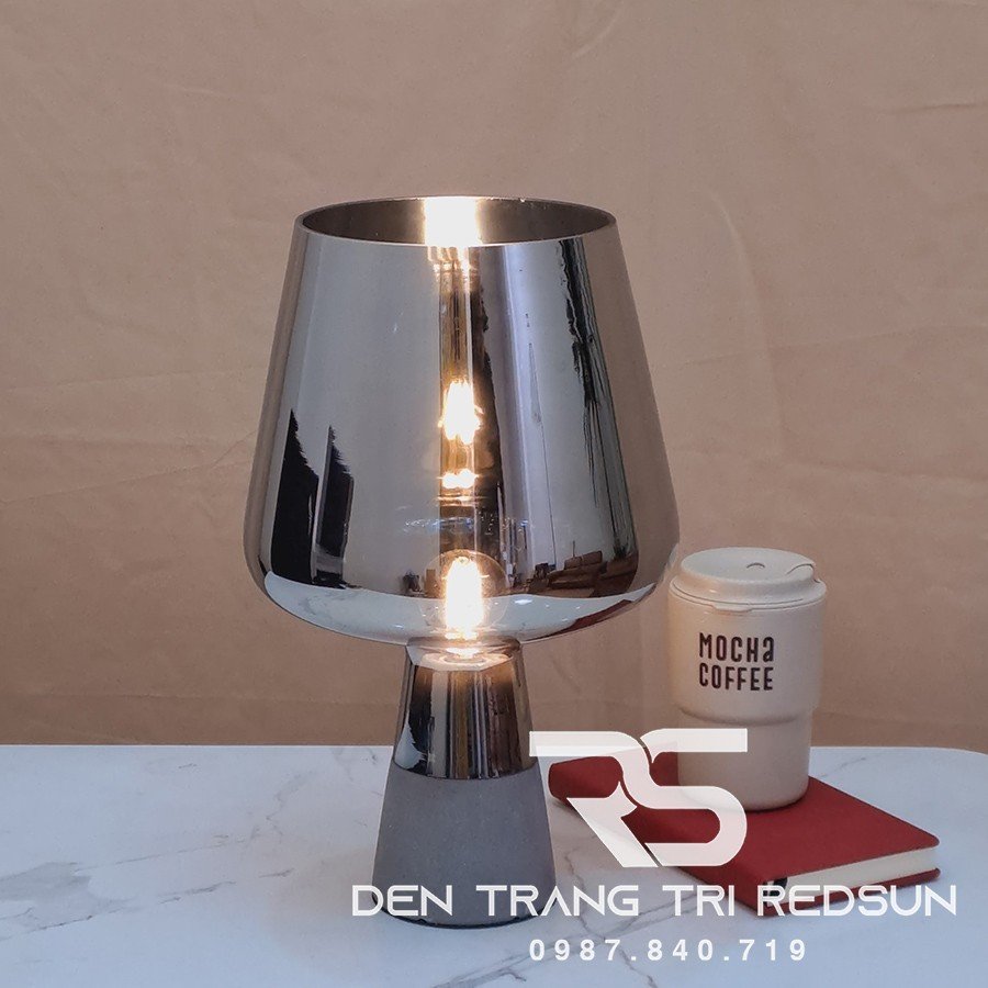 Đèn Bàn Hiện Đại Bắc Âu DB2067