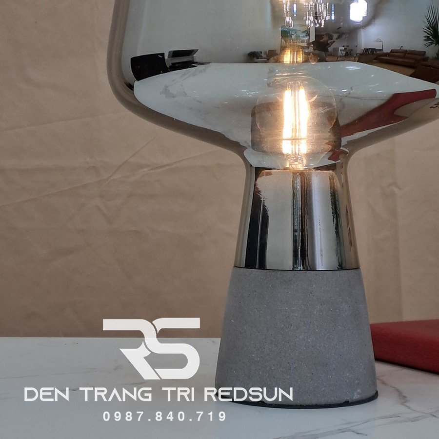 Đèn Bàn Hiện Đại Bắc Âu DB2067