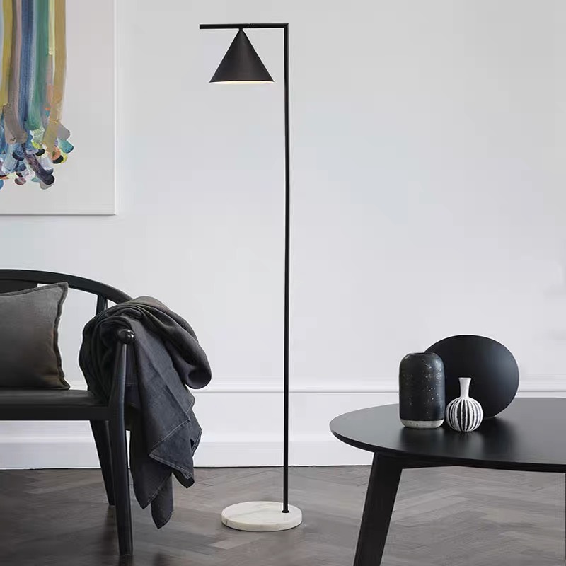 Đèn Sàn Hiện Đại DS2013