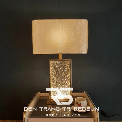 den-ban-hien-dai-bac-au-db2057