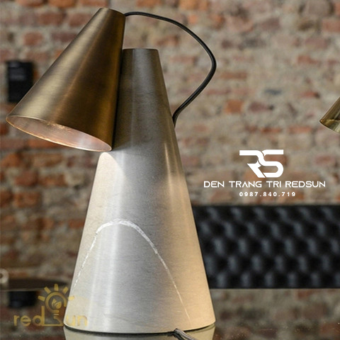 Đèn Bàn Hiện Đại DB2018