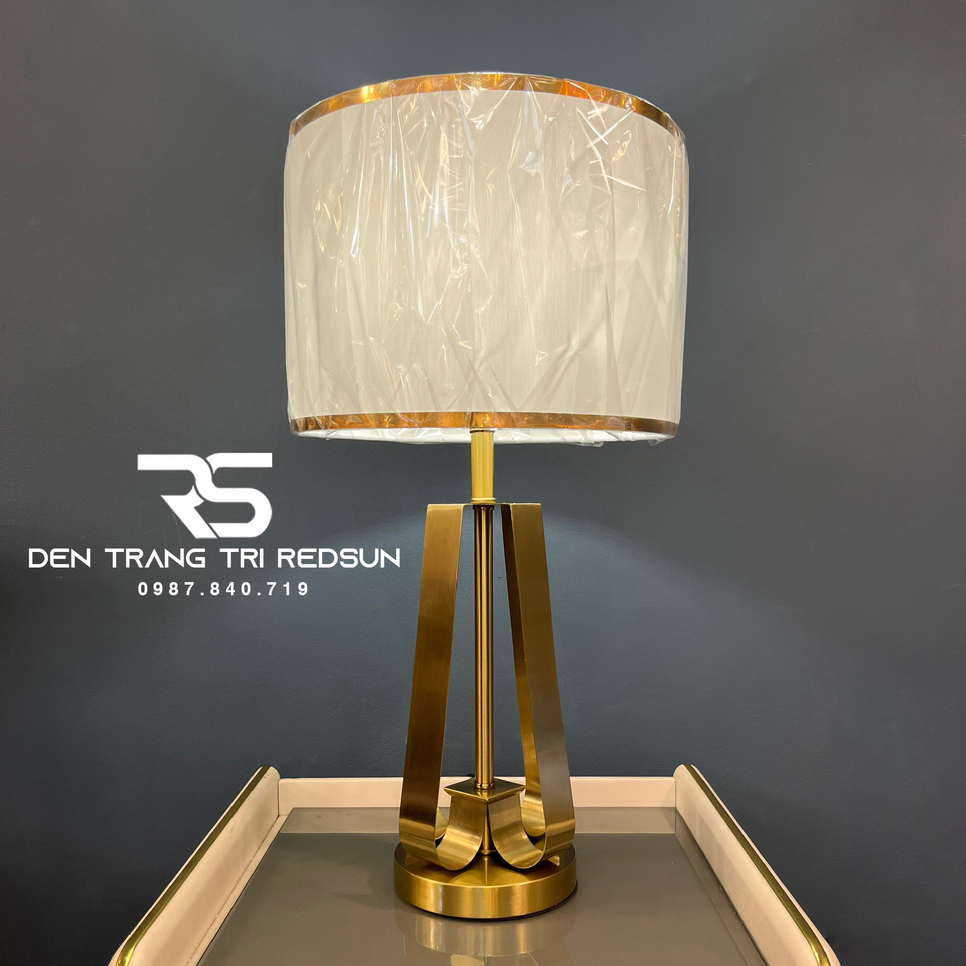 Đèn Bàn Hiện Đại Bắc Âu DB2072