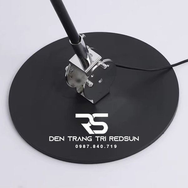 Đèn Sàn Hiện Đại Tối Giản Phong Cách Italia DS2037