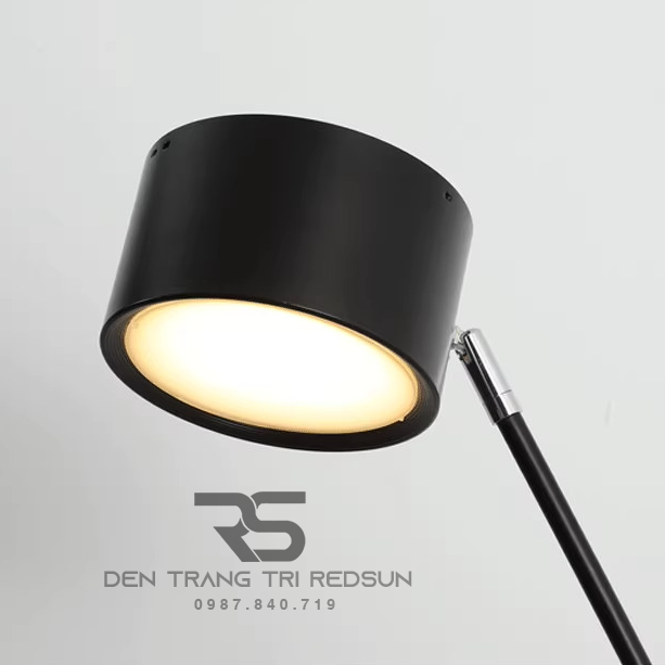 Đèn Sàn Hiện Đại Tối Giản Phong Cách Italia DS2037