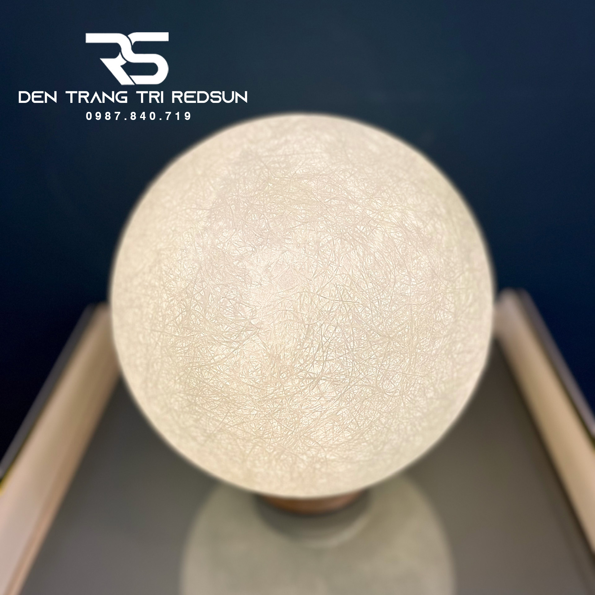 Đèn Bàn Hiện Đại Bắc Âu DB2088