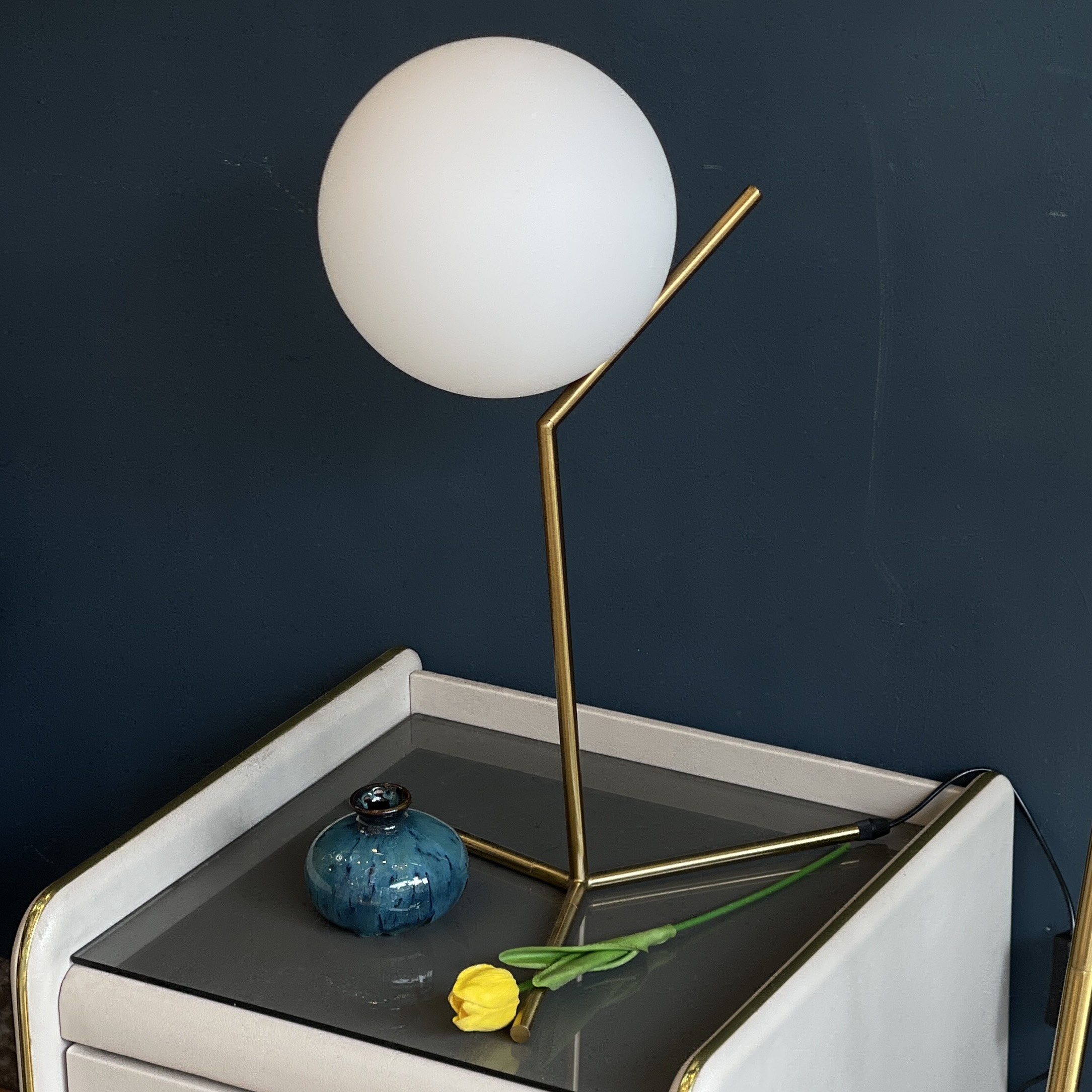 Đèn Bàn Hiện Đại Bắc Âu B100