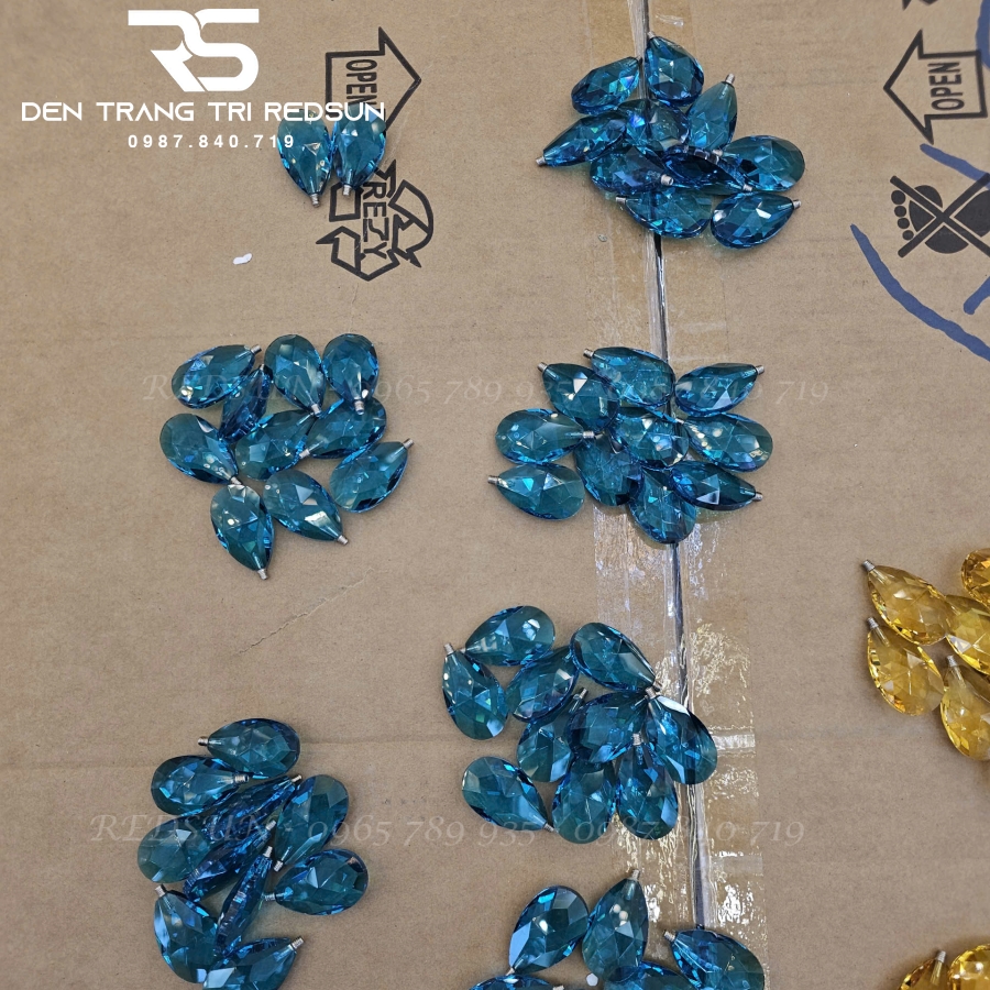 Đèn Thả Thông Tầng Hiện Đại Dải Hoa Pha Lê HTK067 