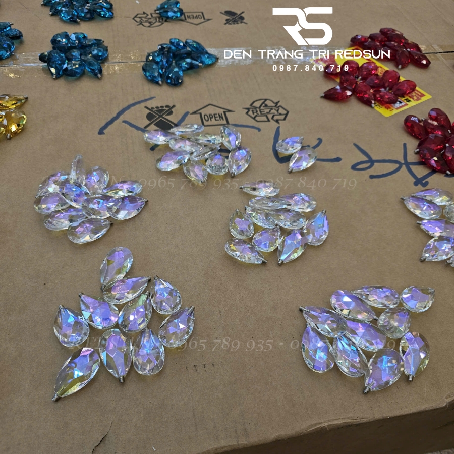 Đèn Thả Thông Tầng Hiện Đại Dải Hoa Pha Lê HTK067 