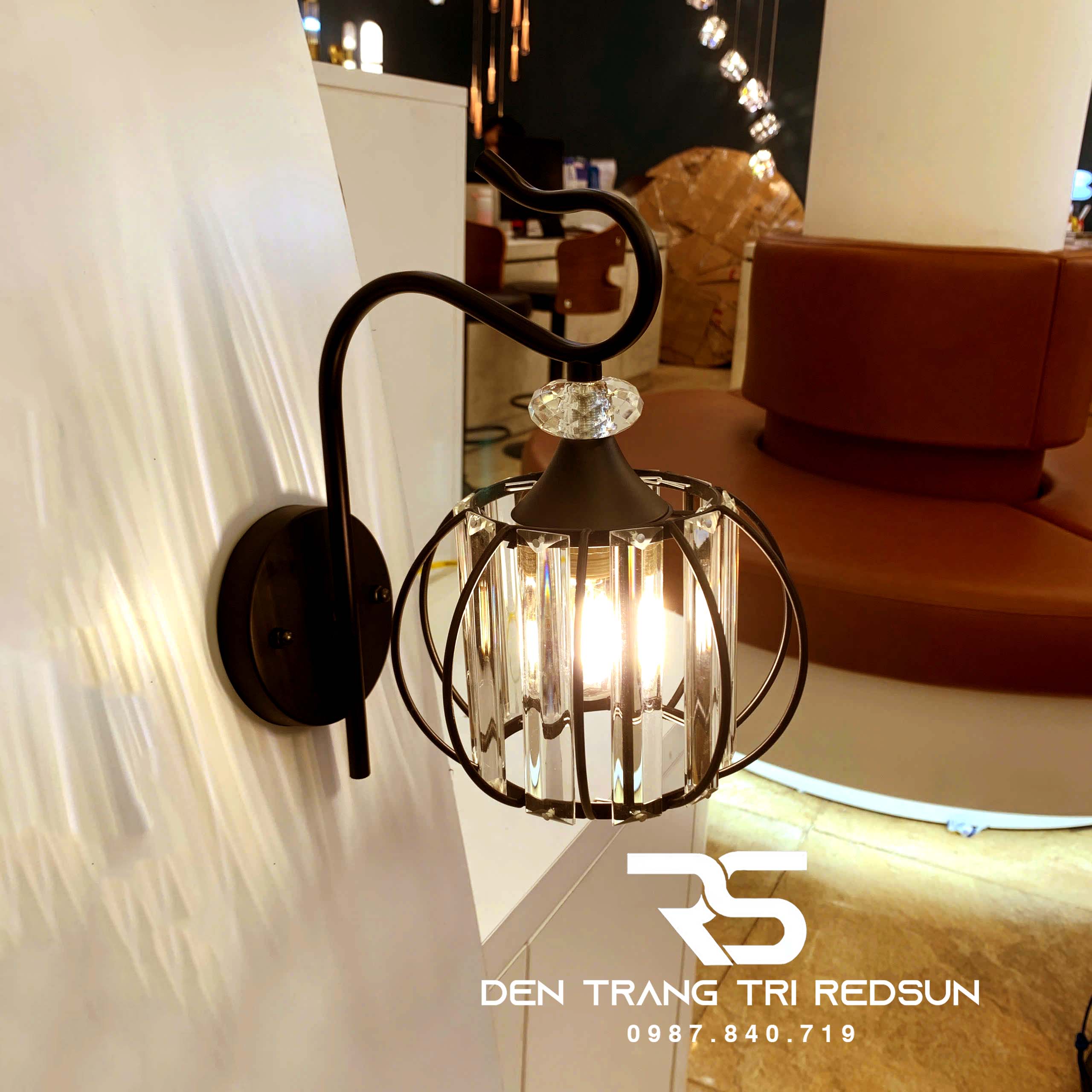 Đèn tường trang trí phòng khách, phòng ngủ hình đèn lồng DT-D3277