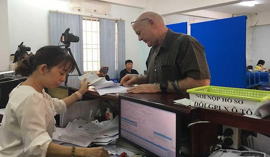 Những lưu ý về đổi bằng lái xe cho người nước ngoài tại Việt Nam