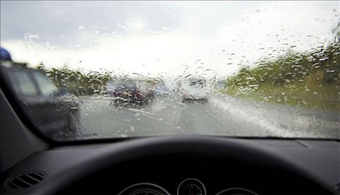 Chia sẻ kỹ năng lái xe an toàn dưới trời mưa to