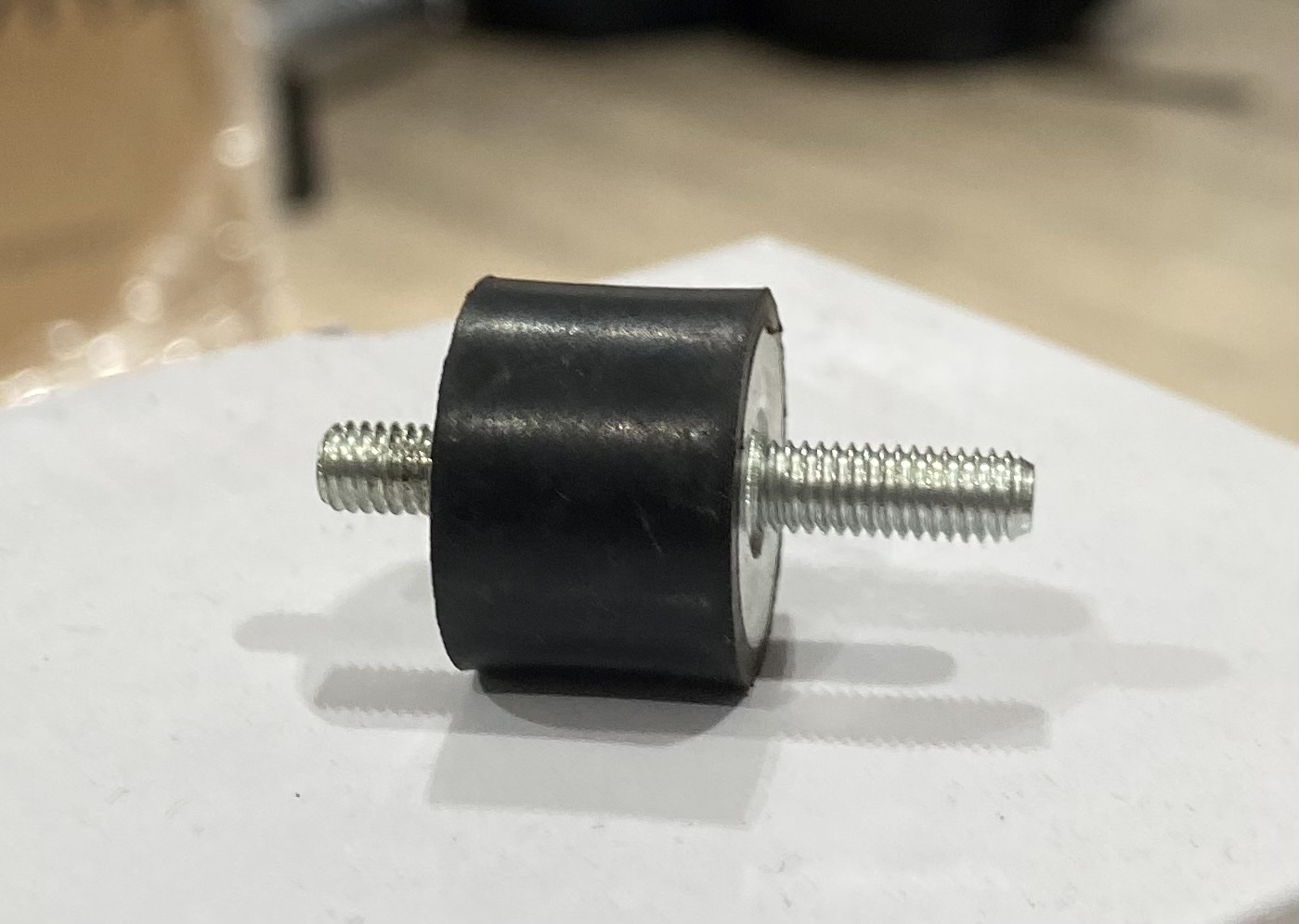 Cao su giảm chấn motor - M5