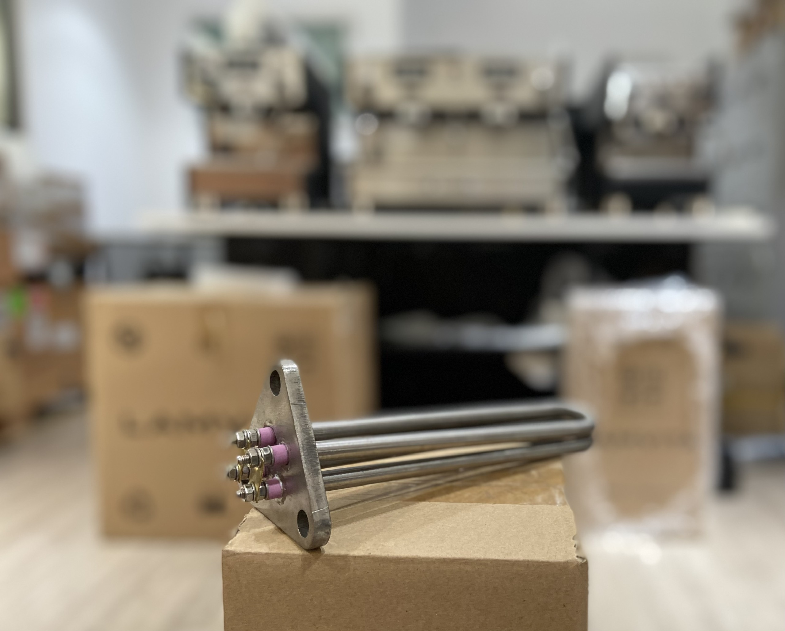 Điện trở nhiệt 2700w 230v LAMVITA LCD, LSD (tam giác), P/N: LVT16031, mới 100%