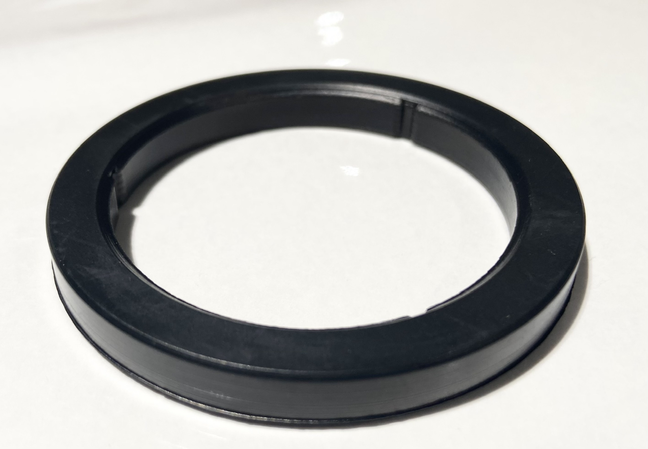 Vòng đệm đầu pha, bằng cao su, phy 72x56x8 mm, P/N: 1486030, mới 100%. Xuất xứ: Italy