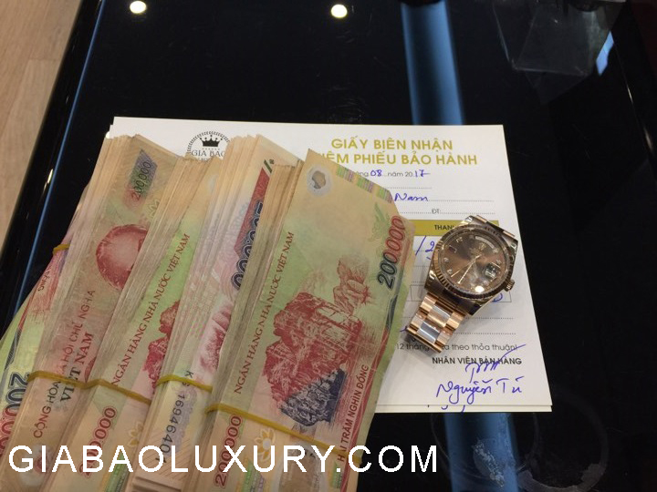 Lời cám ơn tới khách hàng – Anh Nam giao lưu chiếc đồng hồ Rolex Oyster Perpetual Day-Date 118235