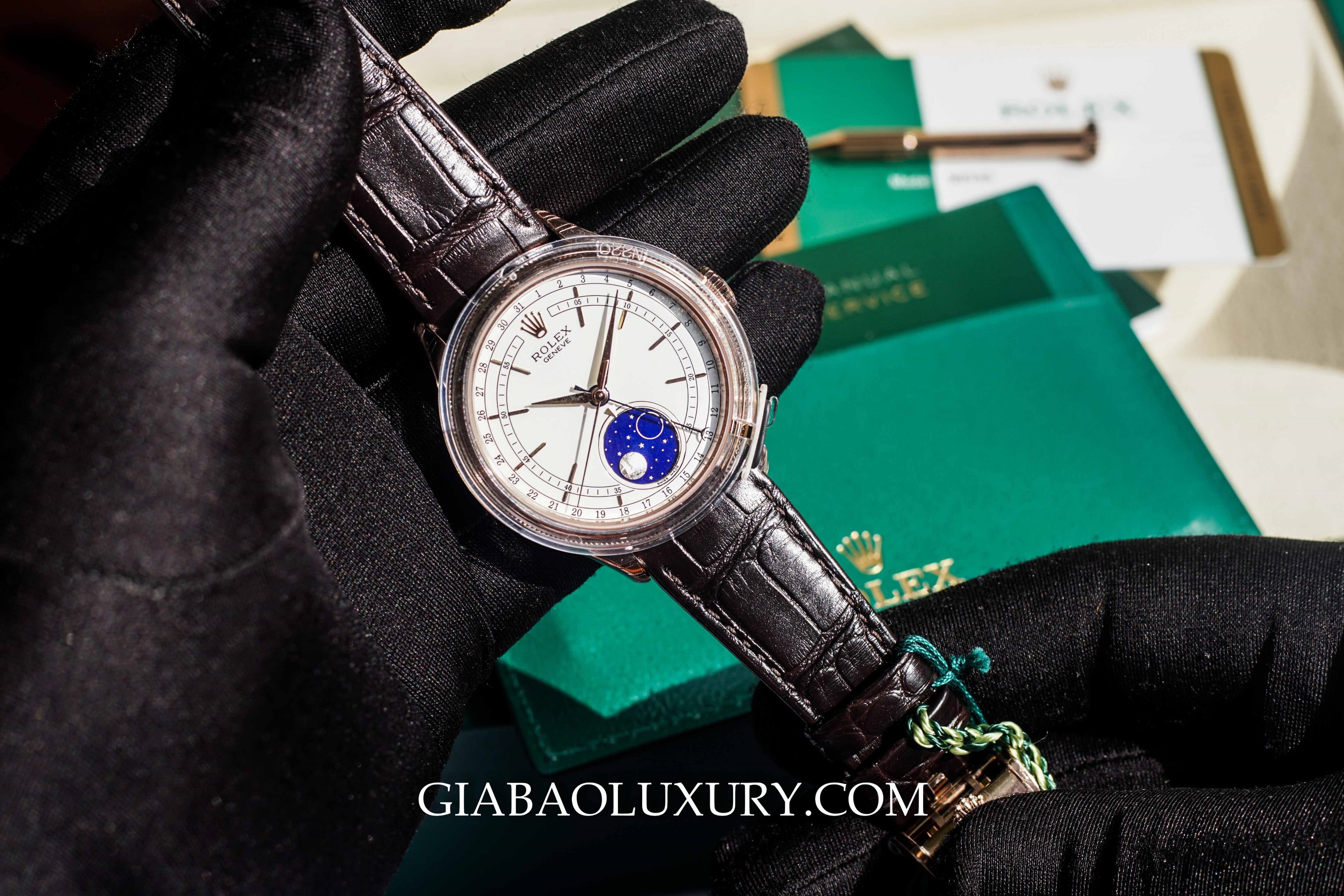 Hoàn thành giao dịch tới tận tay khách hàng chiếc đồng hồ chưa bao giờ hết hot - Rolex Cellini Moonphase 50535