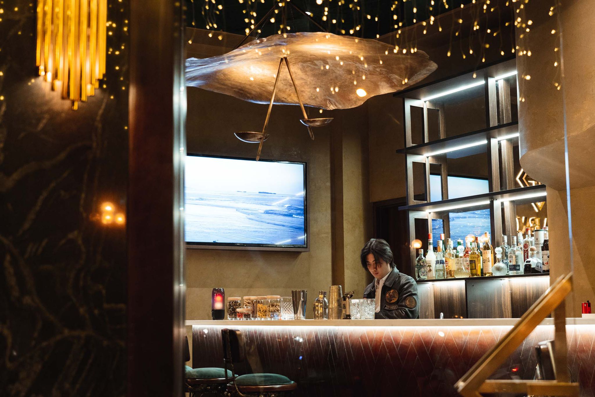 Trịnh An Thái - chàng Bartender thổi hồn đam mê đồng hồ xa xỉ vào những ly cocktail đầy cuốn hút