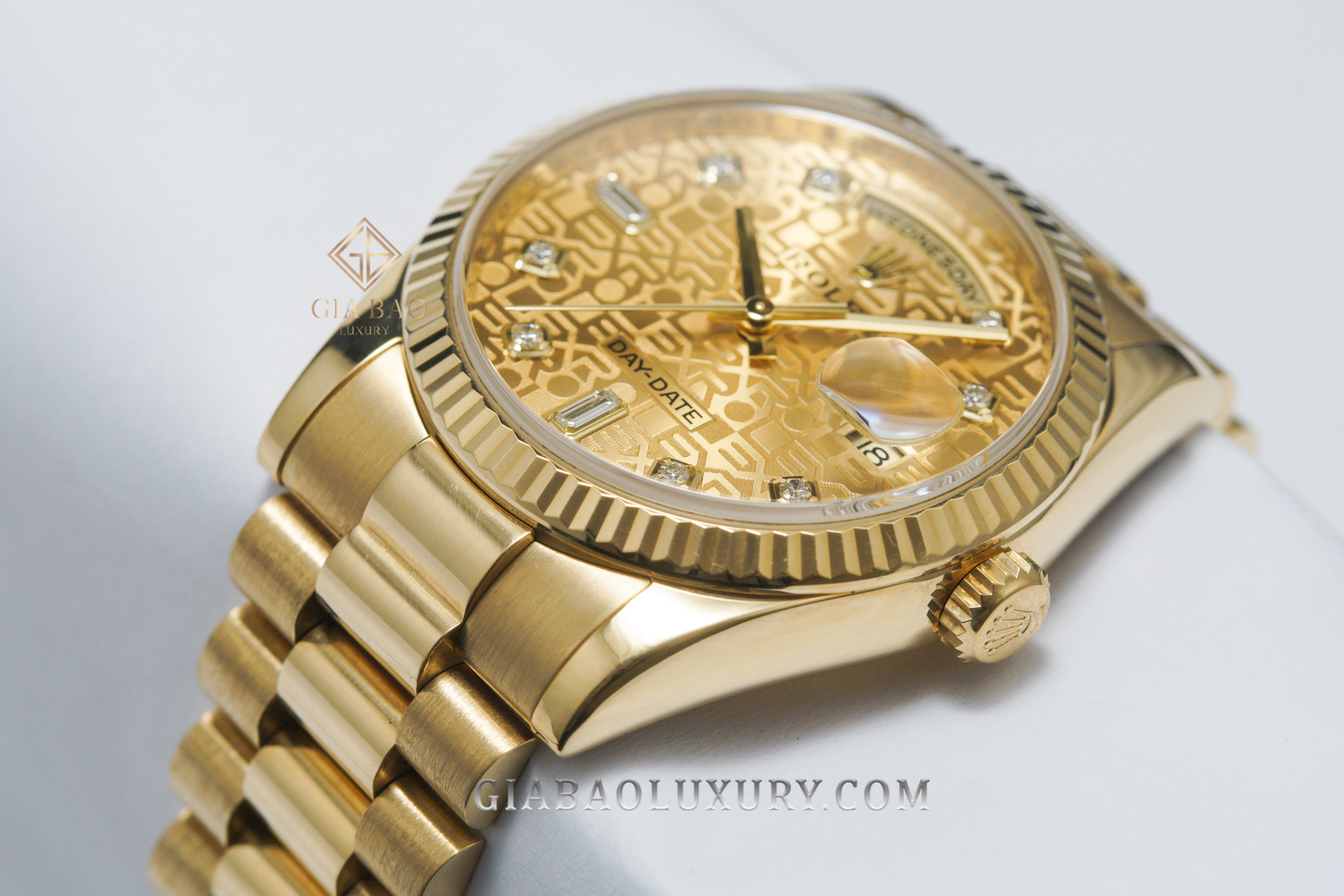 Đồng Hồ Rolex Day Date 36 118238 Mặt Số Vi Tính Vàng Champagne (Like New)