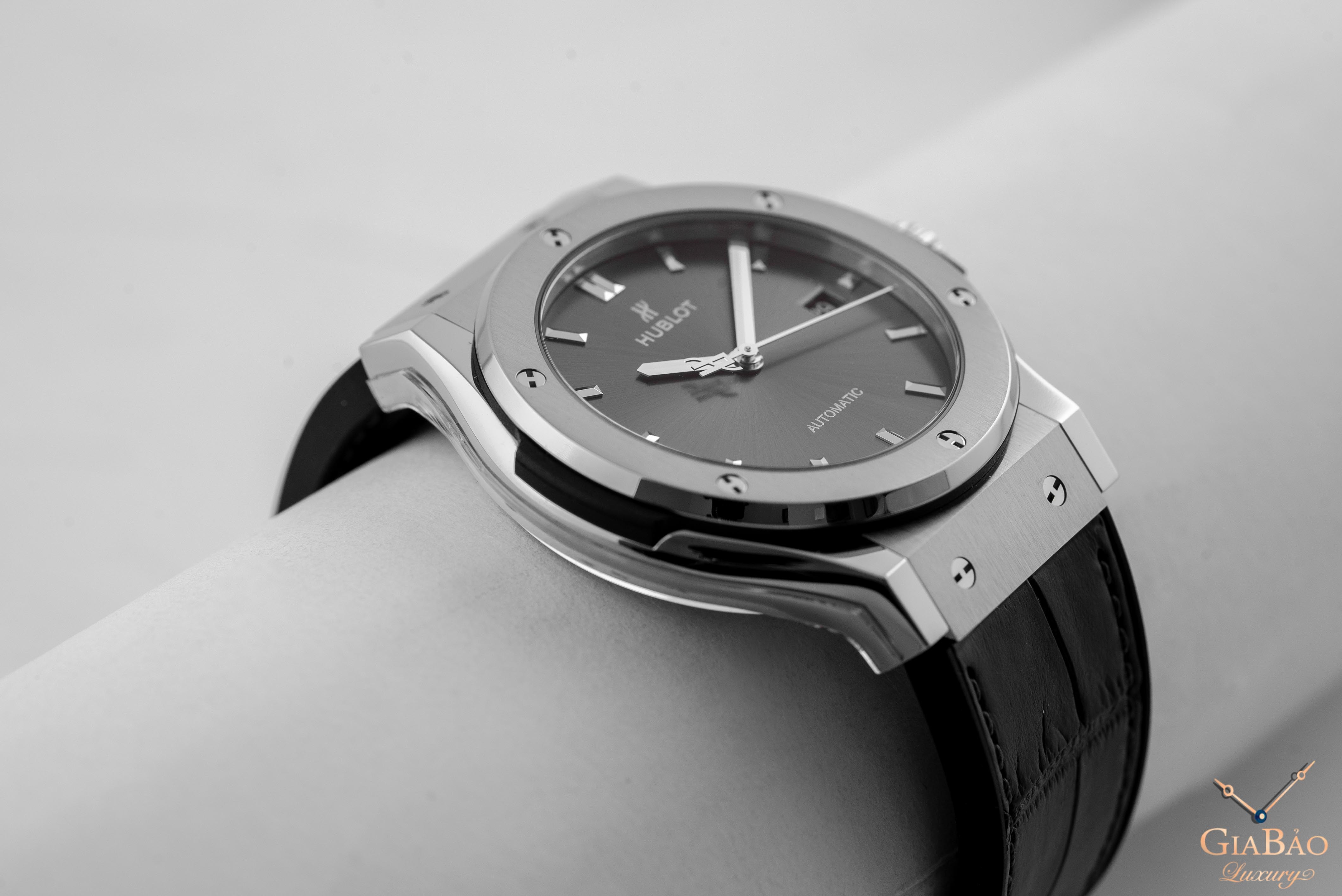 Hublot Classic Fusion Racing Grey Titanium 42mm 542.NX.7071.LR