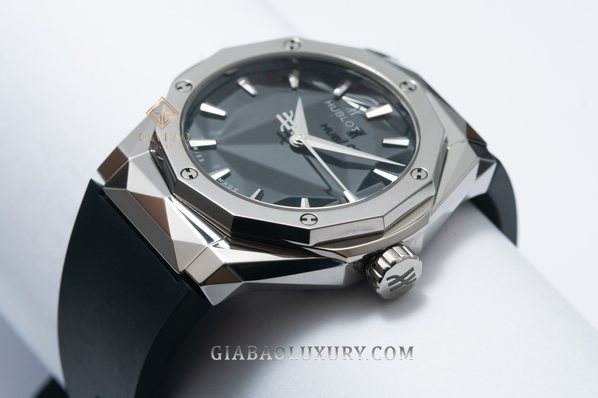 Hublot Classic Fusion Orlinski Titanium 40mm 550.NS.1800.RX.ORL19