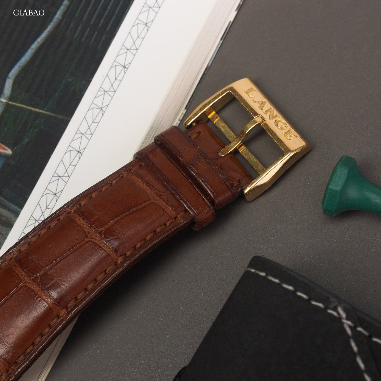 A. Lange & Söhne Lange 1 Time Zone 41.9mm 116.021