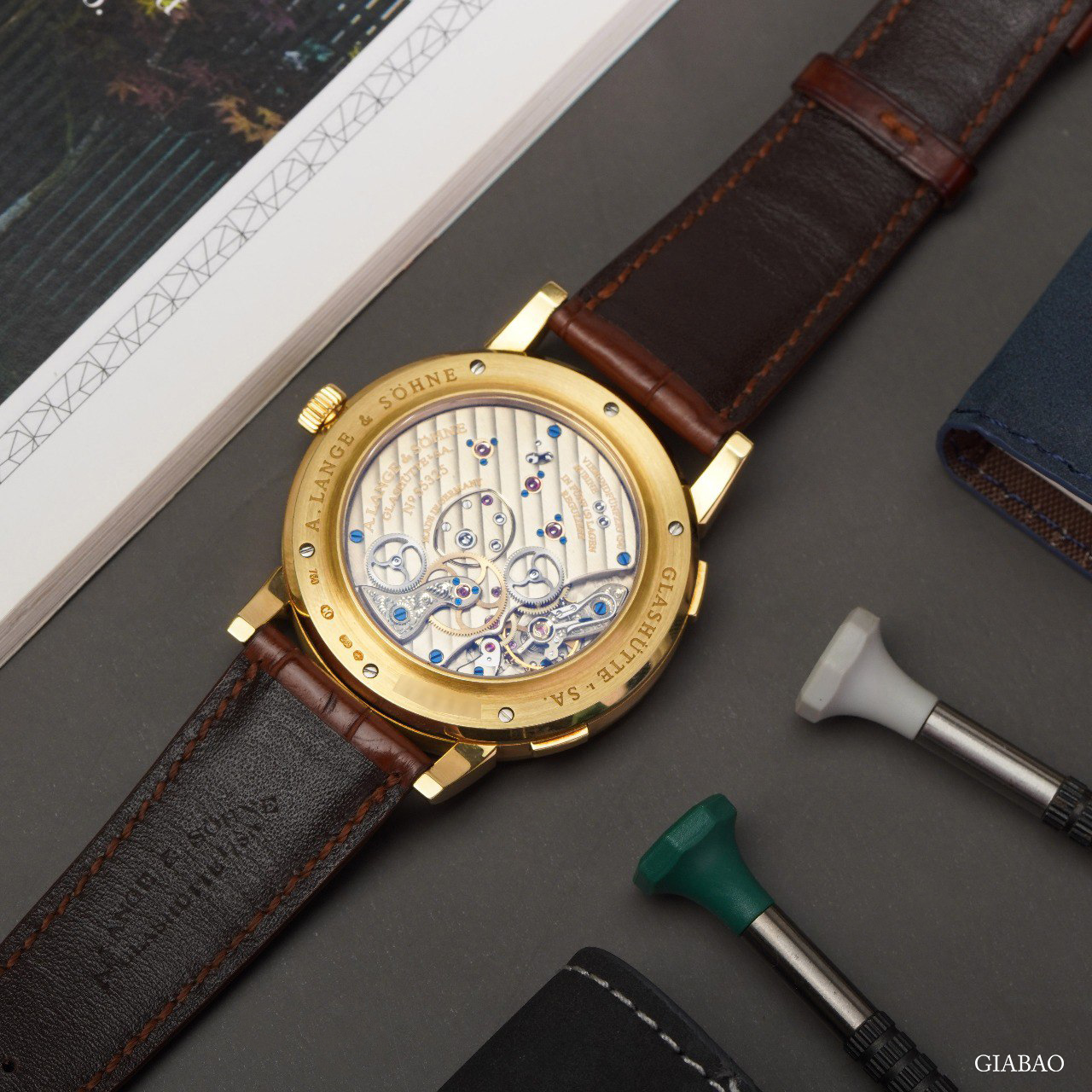 A. Lange & Söhne Lange 1 Time Zone 41.9mm 116.021