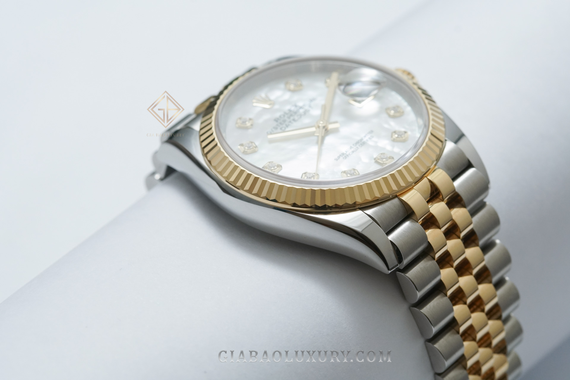 Rolex Datejust 36 126233 Mother of Pearl (Like New)