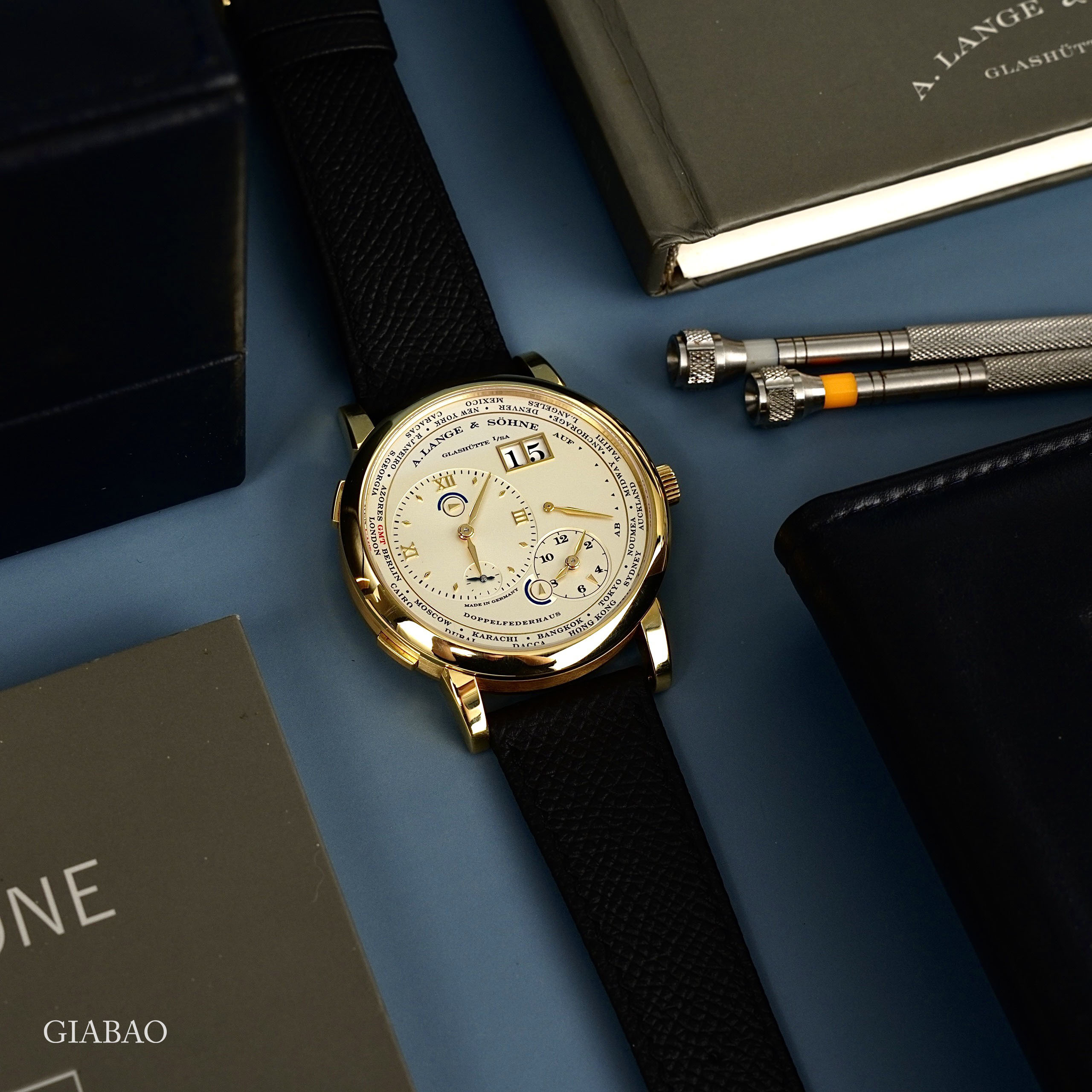 A. Lange & Söhne Lange 1 Time Zone 41.9mm 116.021