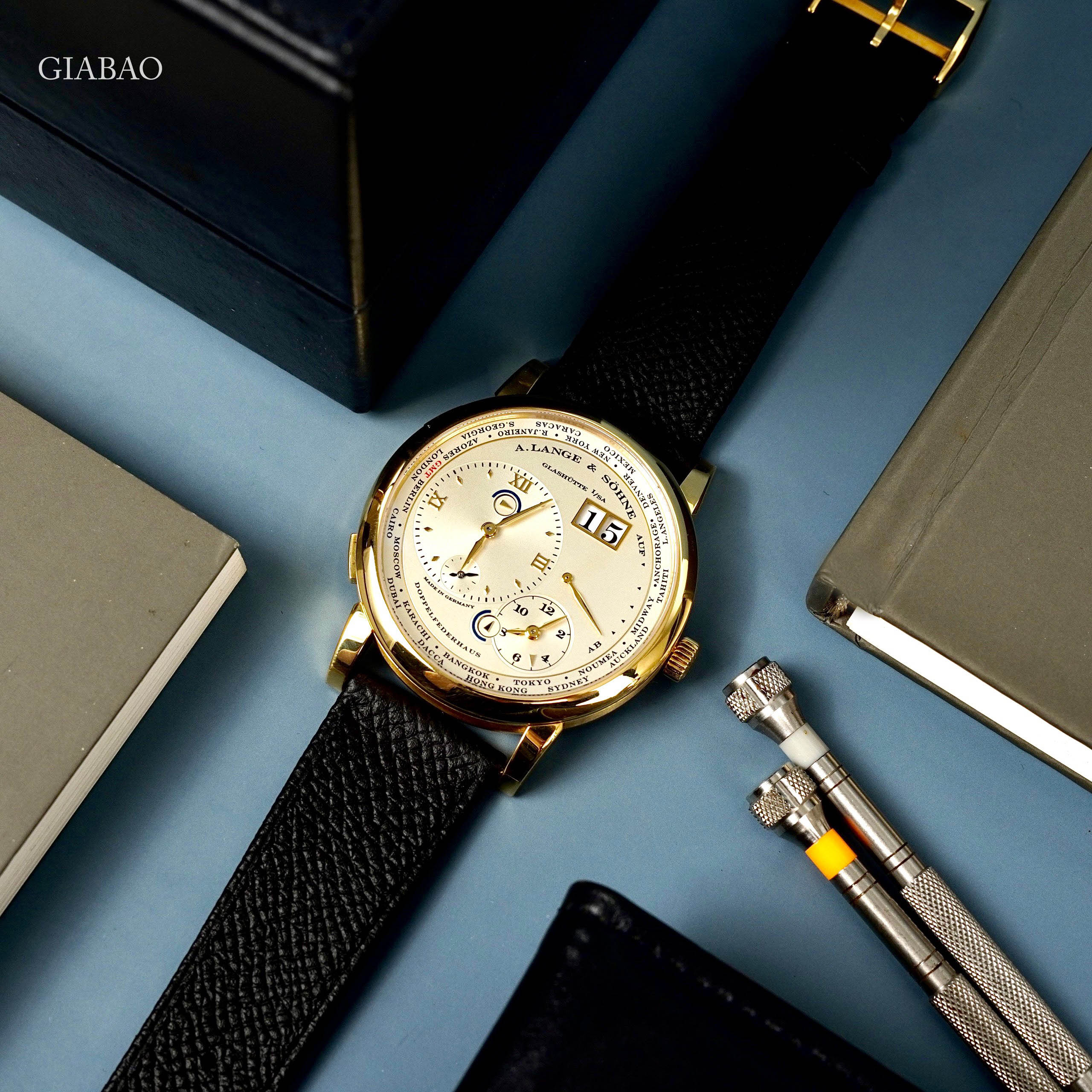 A. Lange & Söhne Lange 1 Time Zone 41.9mm 116.021