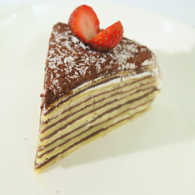 Bánh Crepe kem trứng nhiều lớp vị Socola