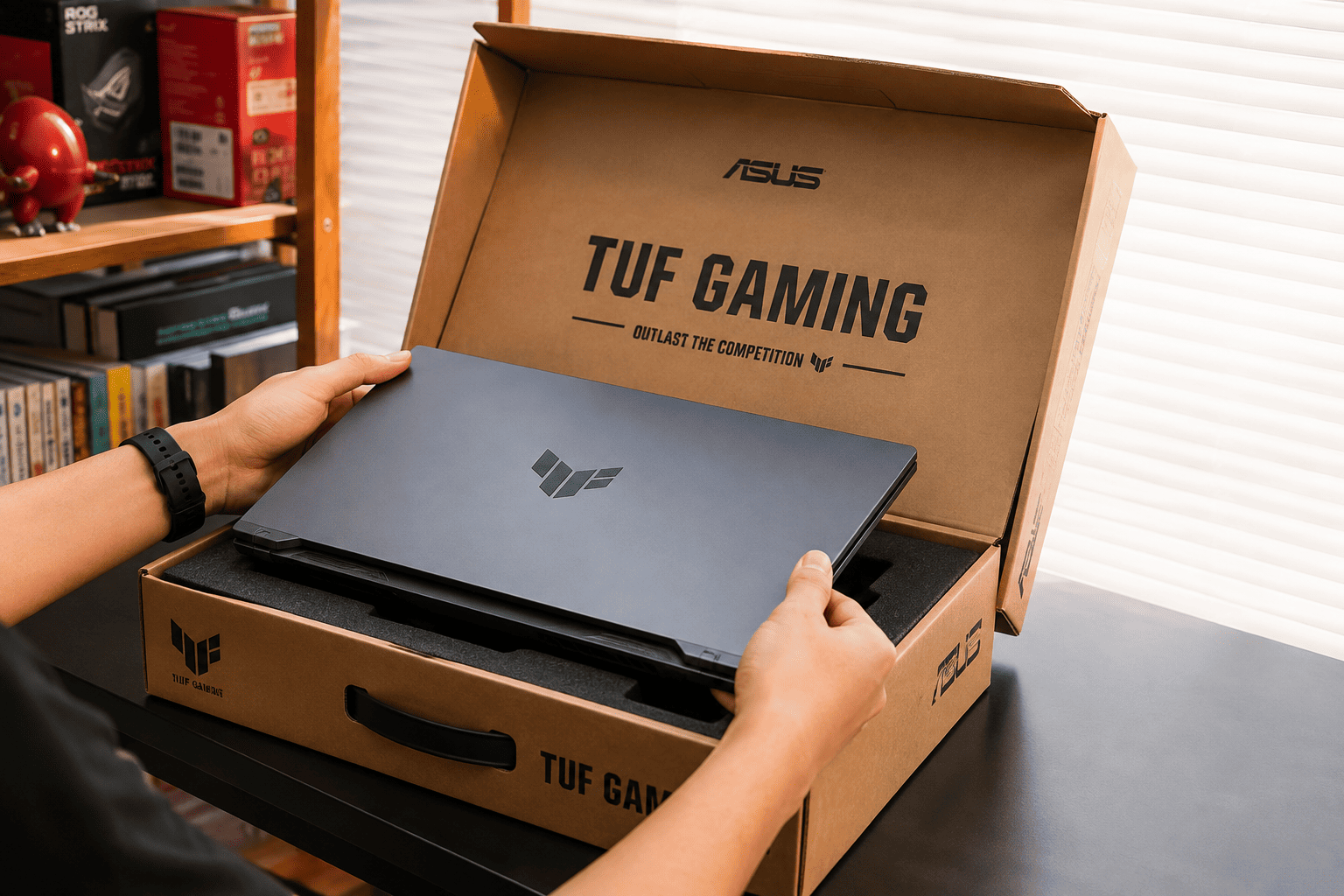 Mở hộp laptop.