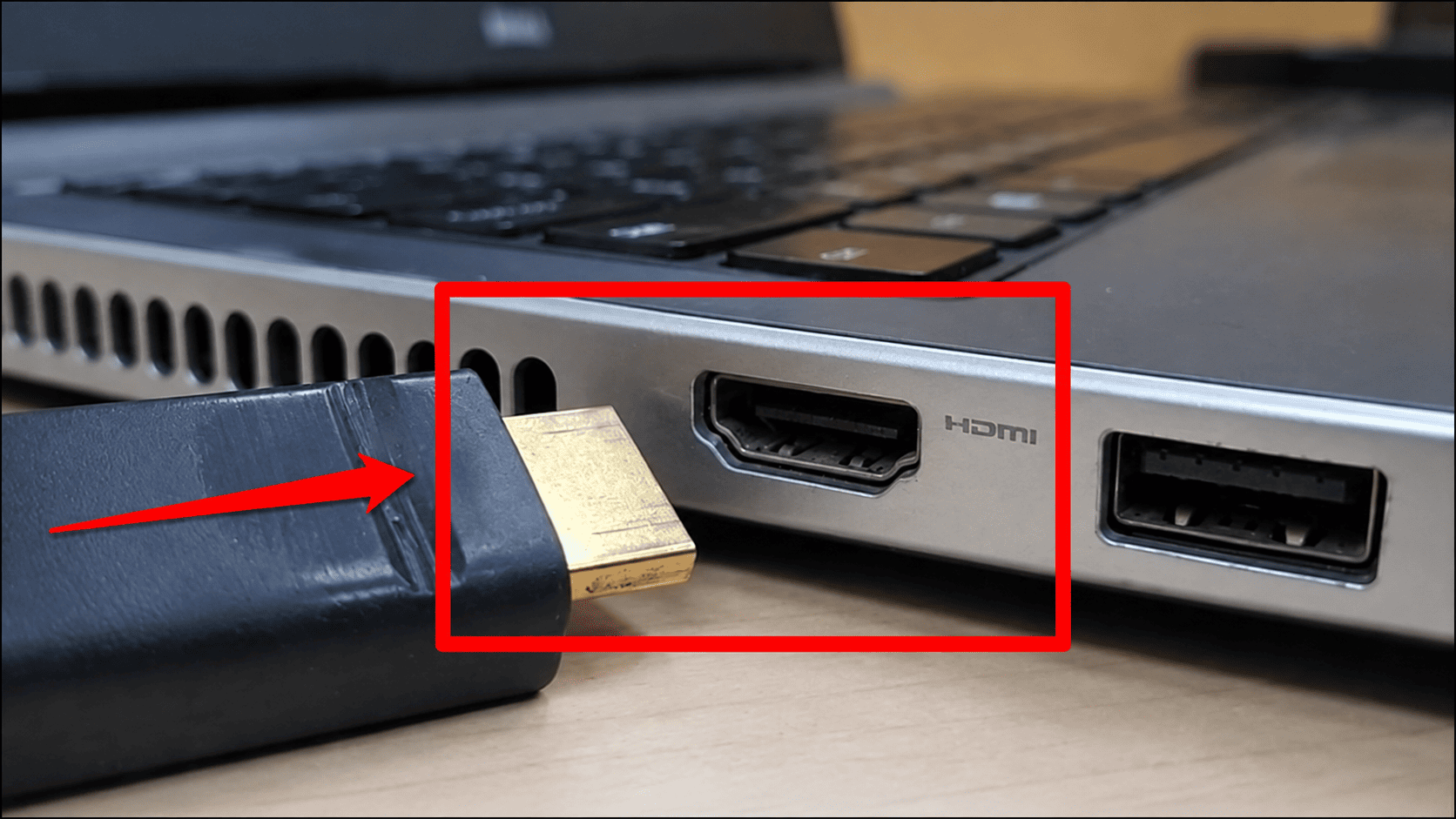 Laptop không xuất được màn hình lên máy chiếu qua HDMI