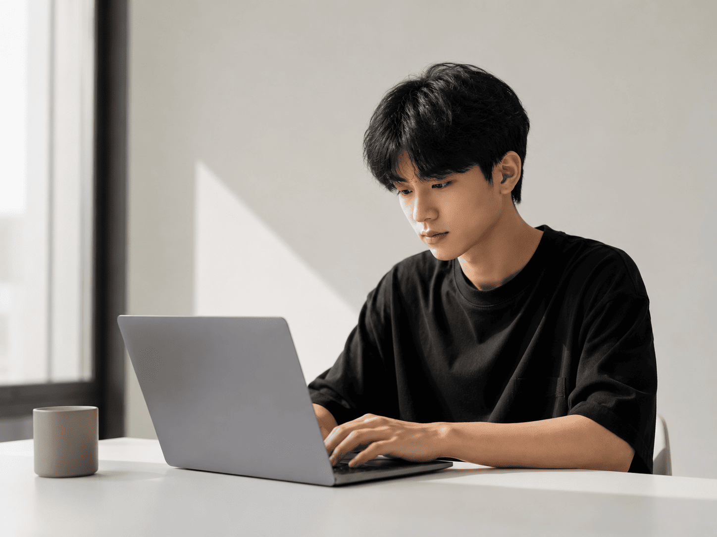 Laptop mỏng nhẹ hiện đại